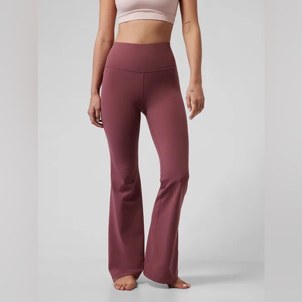 Athleta Elation Flare Pant Leggings in Tawny Rose / Mauve Size Medium